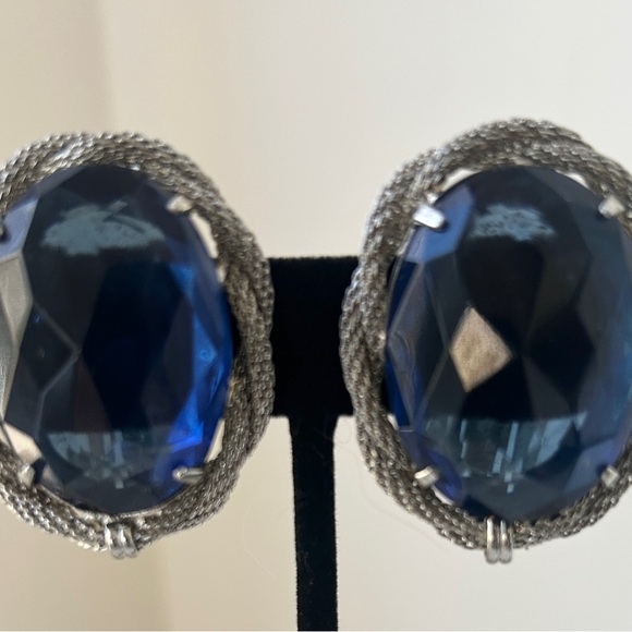 Vintage Carnegie Clip Earrings Blue Faceted Glass Silver Signed Large Oval - Picture 11 of 11